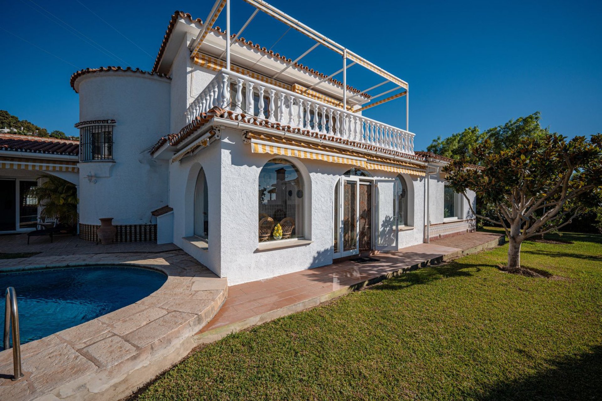 Resale - House - Detached Villa - Benalmádena - Benalmadena Centro