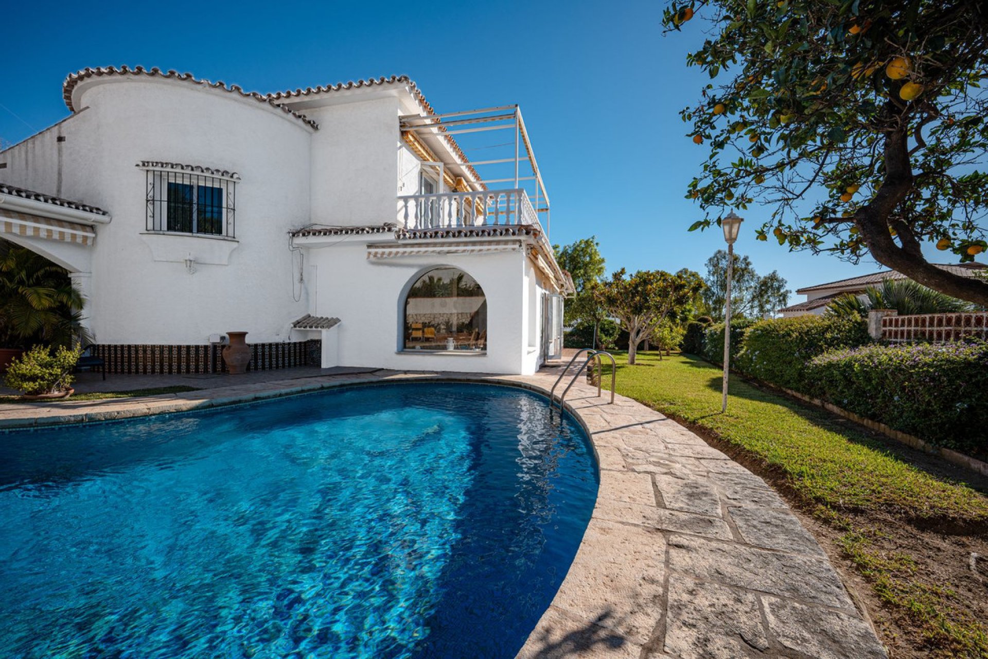 Resale - House - Detached Villa - Benalmádena - Benalmadena Centro