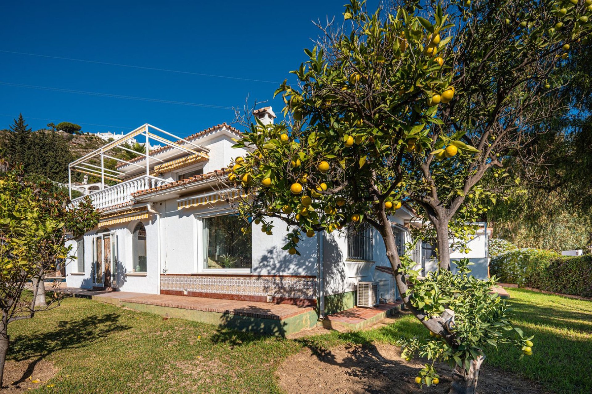 Resale - House - Detached Villa - Benalmádena - Benalmadena Centro