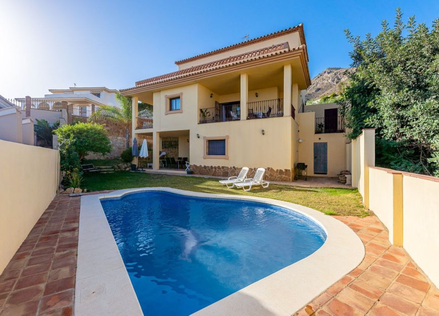 Resale - House - Detached Villa - Benalmádena - Benalmadena Centro