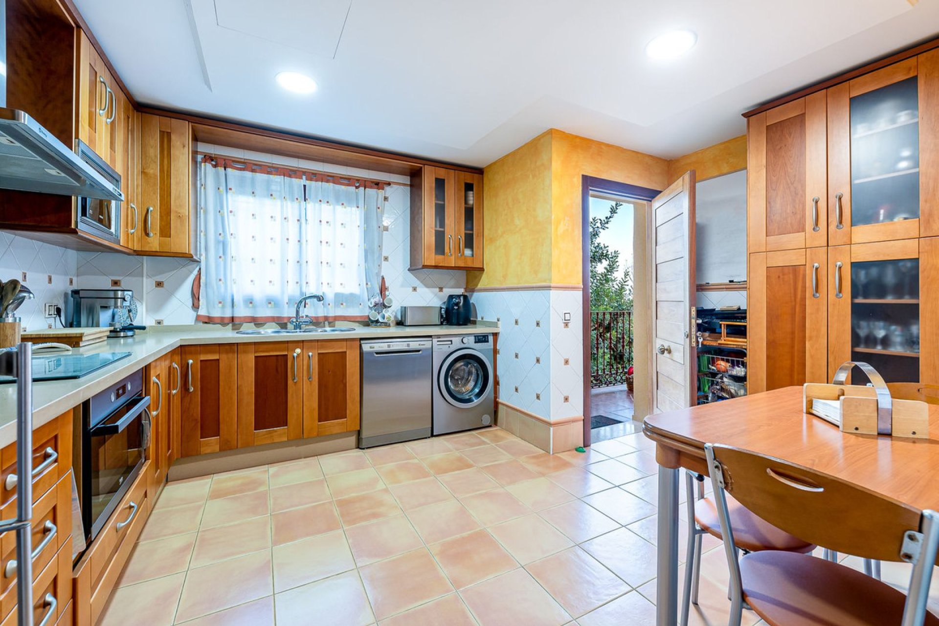 Resale - House - Detached Villa - Benalmádena - Benalmadena Centro