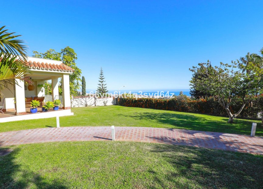 Resale - House - Detached Villa - Benalmádena - Benalmadena Centro