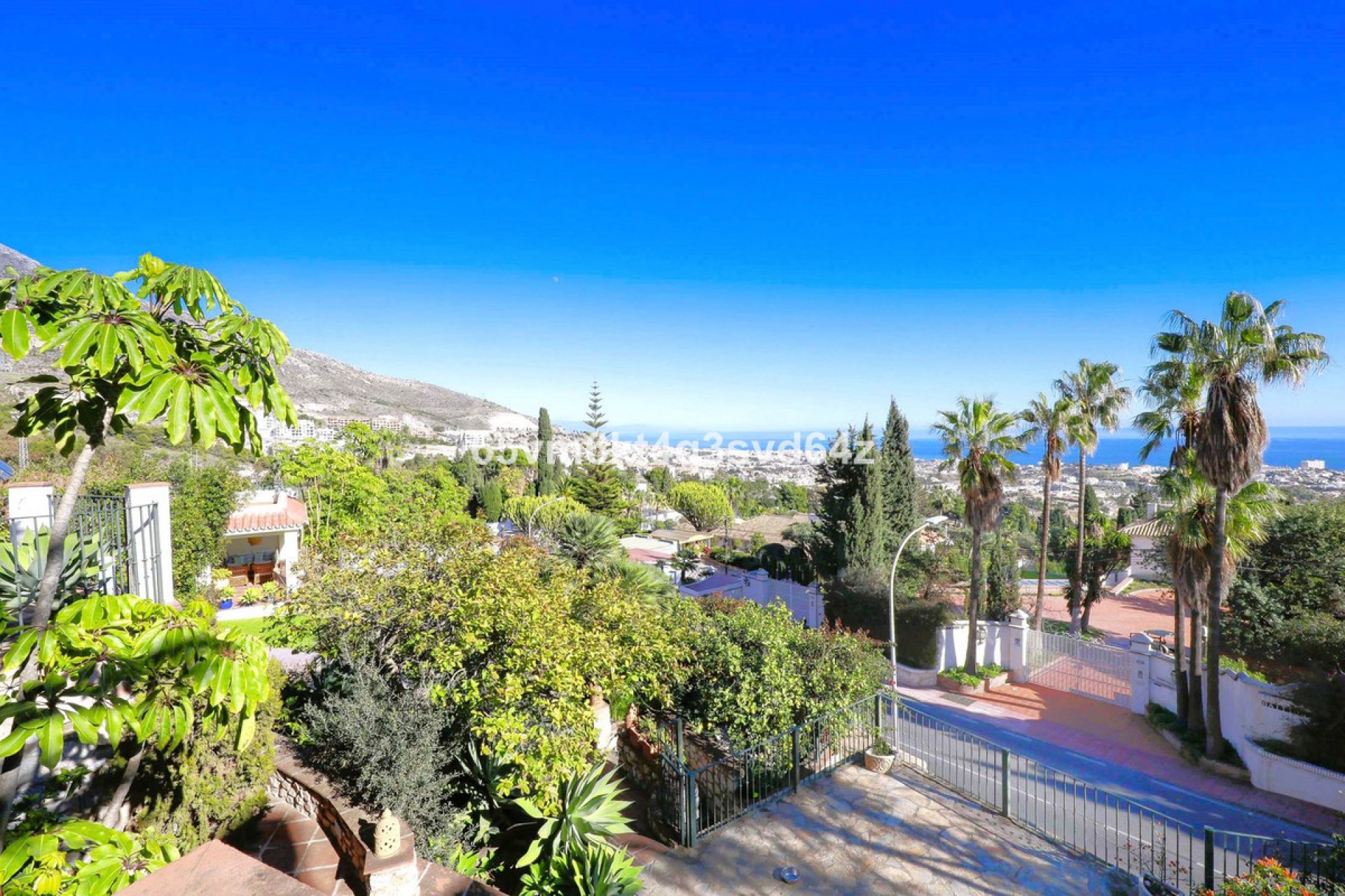 Resale - House - Detached Villa - Benalmádena - Benalmadena Centro