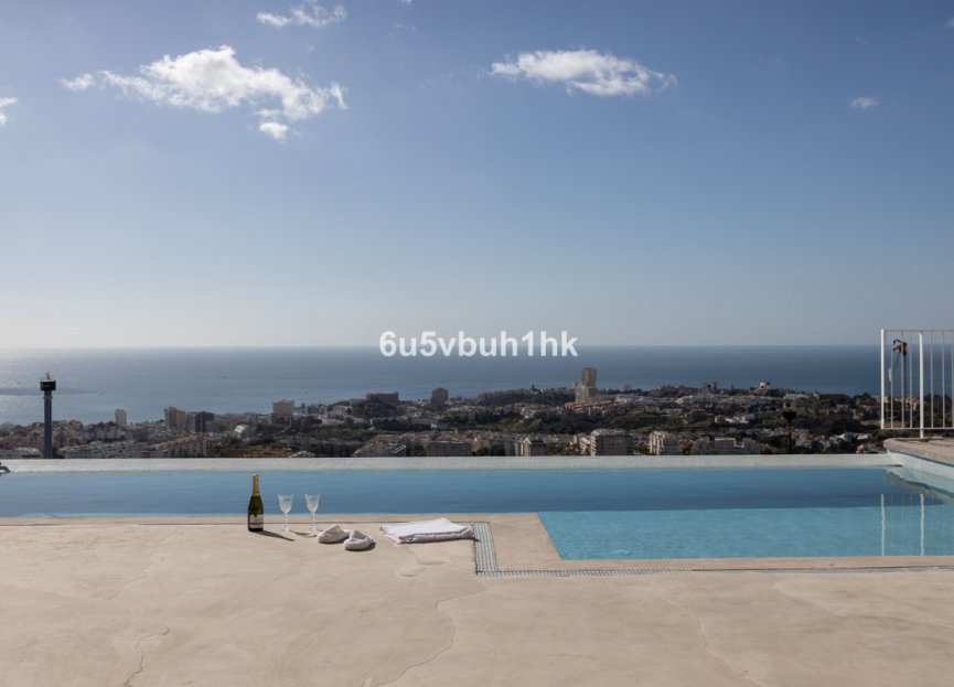 Resale - House - Detached Villa - Benalmádena - Benalmadena Centro