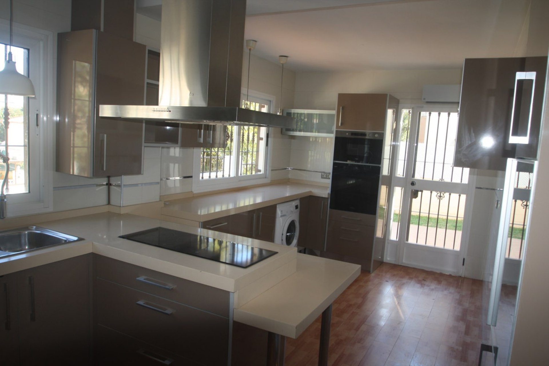 Resale - House - Detached Villa - Benalmádena - Benalmadena Centro