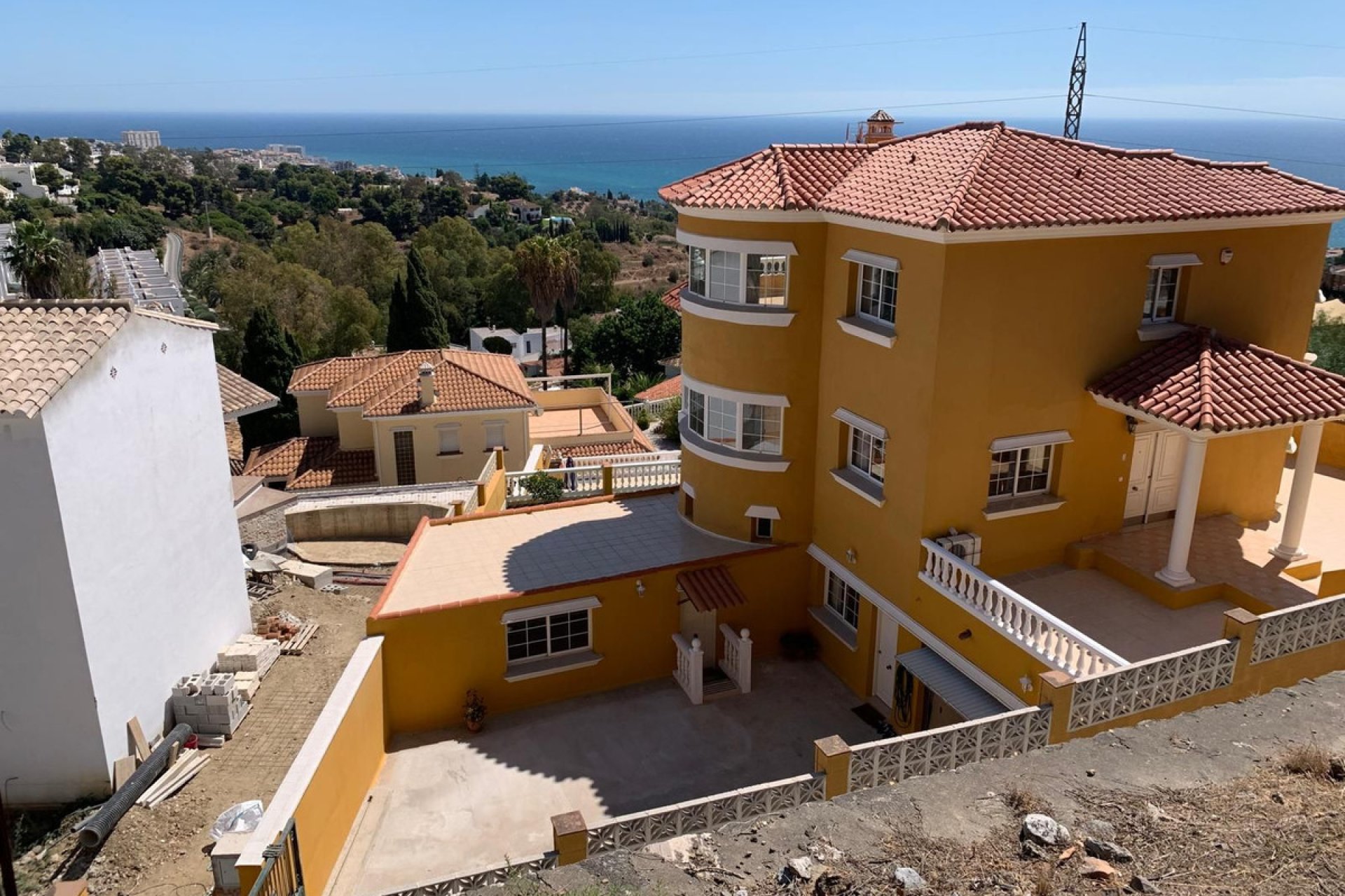 Resale - House - Detached Villa - Benalmádena - Benalmadena Centro