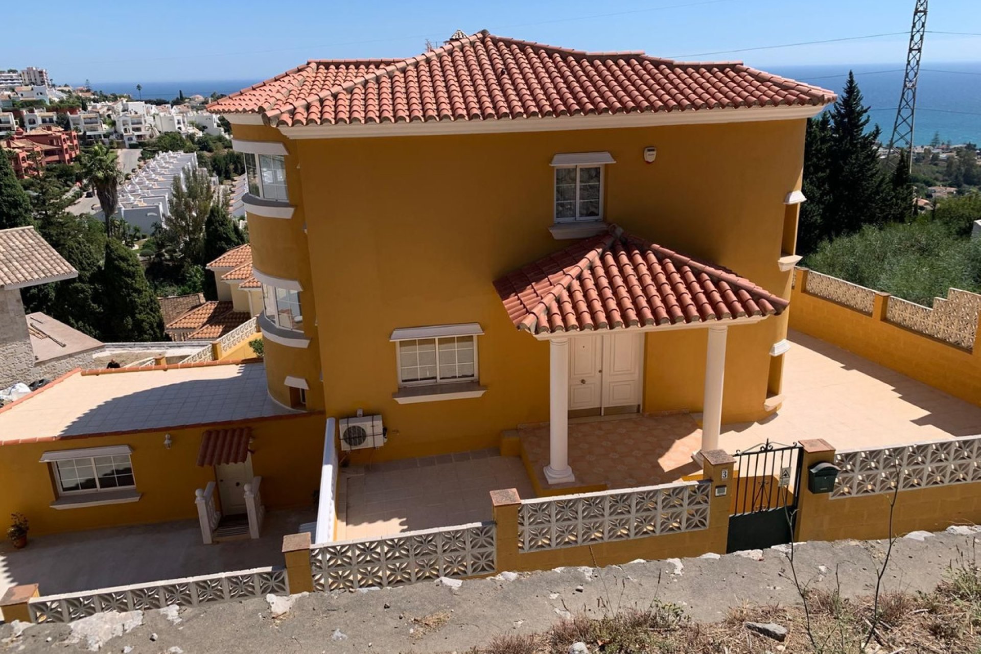 Resale - House - Detached Villa - Benalmádena - Benalmadena Centro