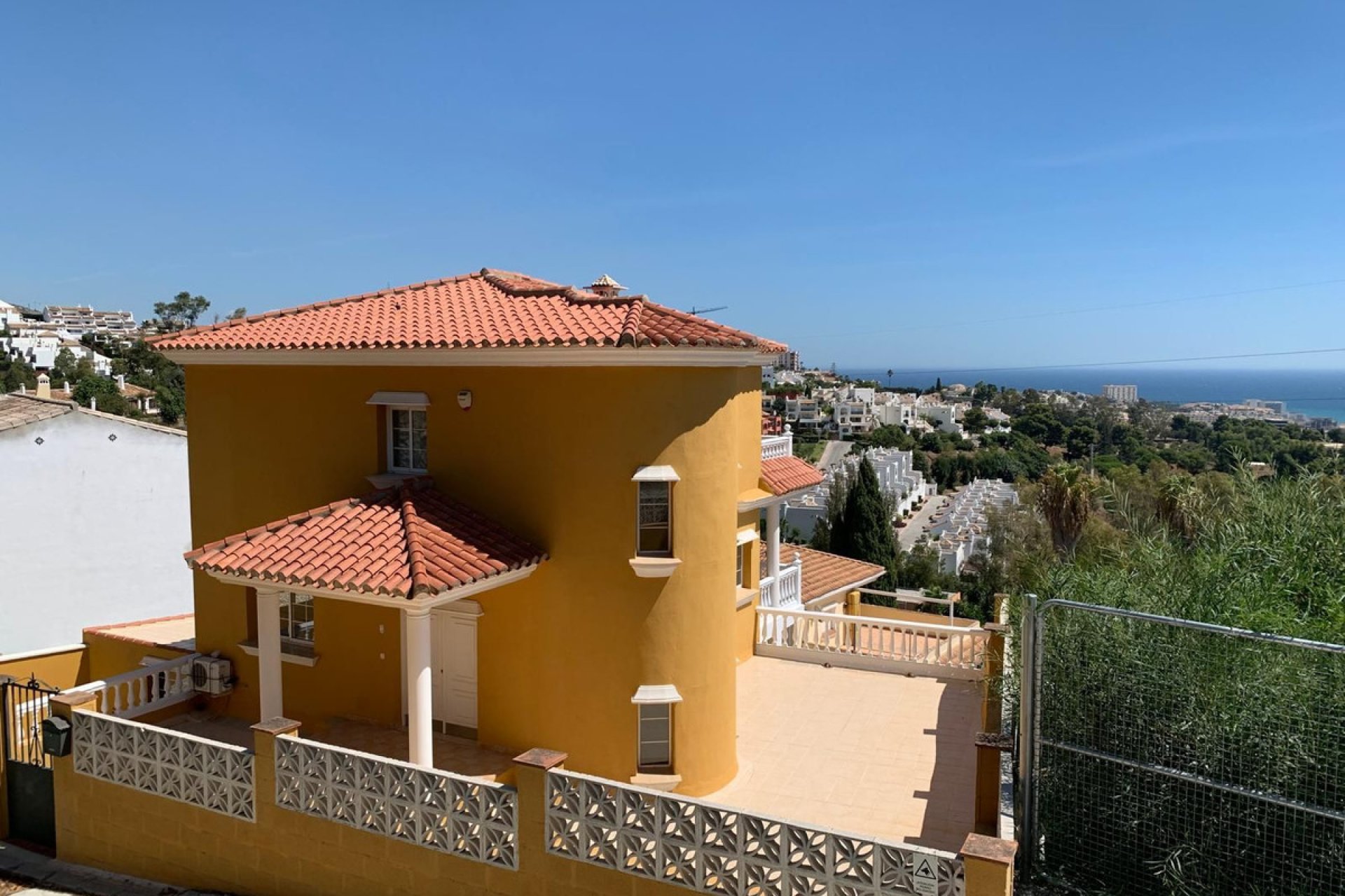 Resale - House - Detached Villa - Benalmádena - Benalmadena Centro