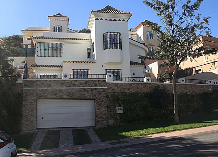 Resale - House - Detached Villa - Benalmádena - Benalmadena Centro