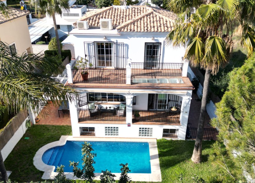 Resale - House - Detached Villa - Benalmádena - Benalmadena Centro