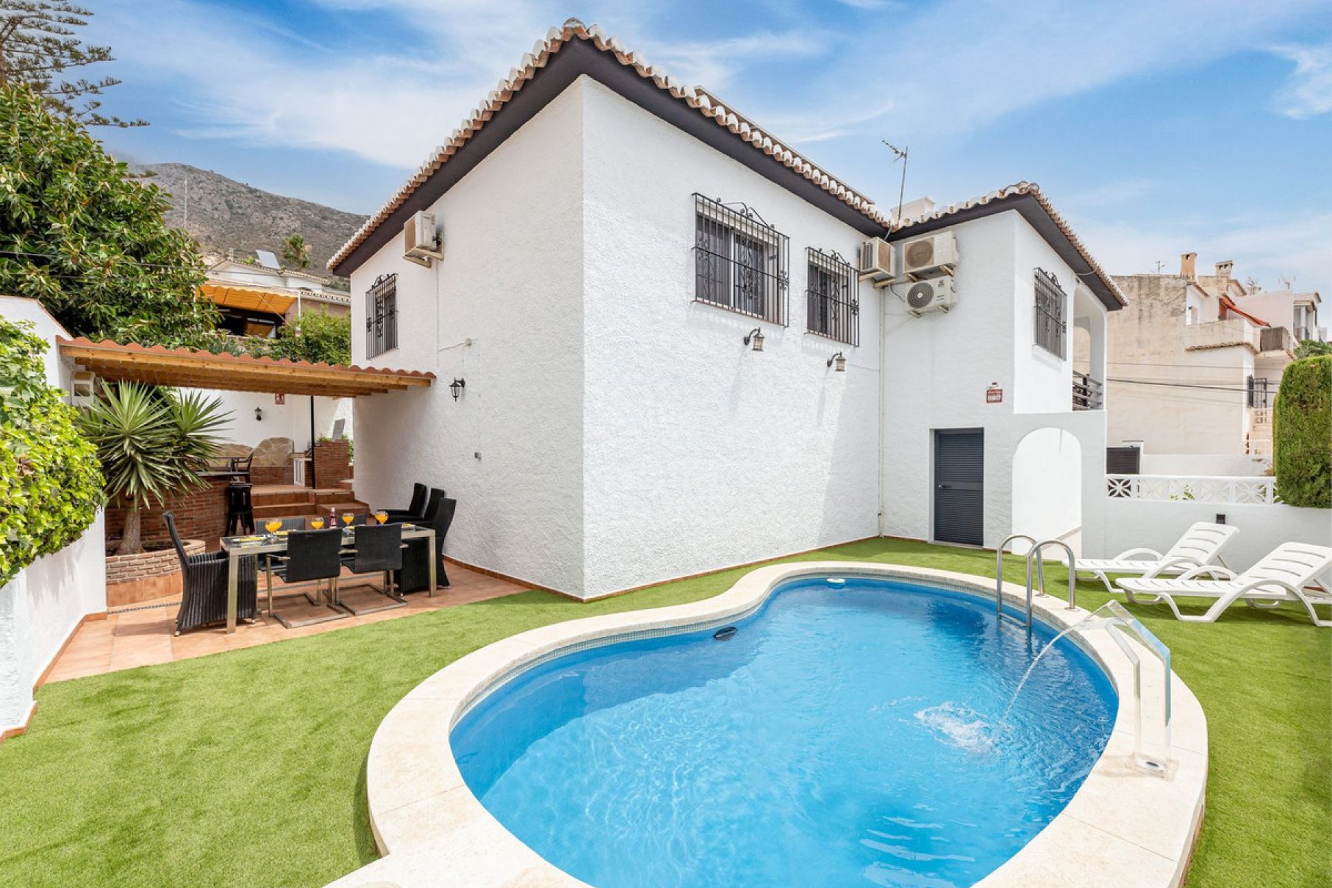 Resale - House - Detached Villa - Benalmádena - Benalmadena Centro