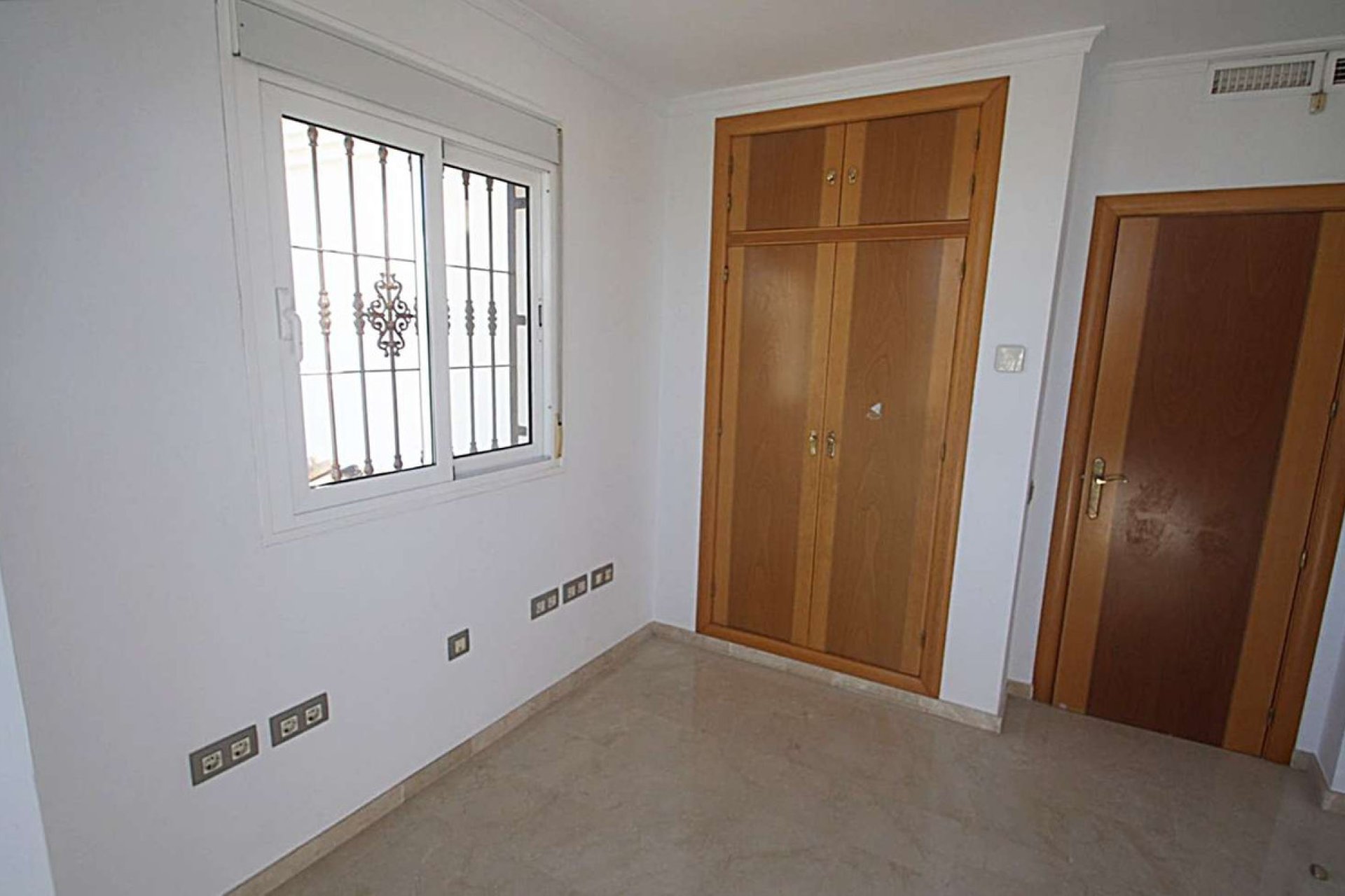 Resale - House - Detached Villa - Benalmádena - Benalmadena Centro