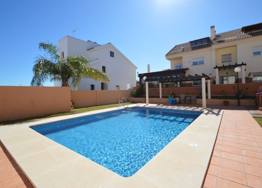 Resale - House - Detached Villa - Benalmádena - Benalmadena Centro