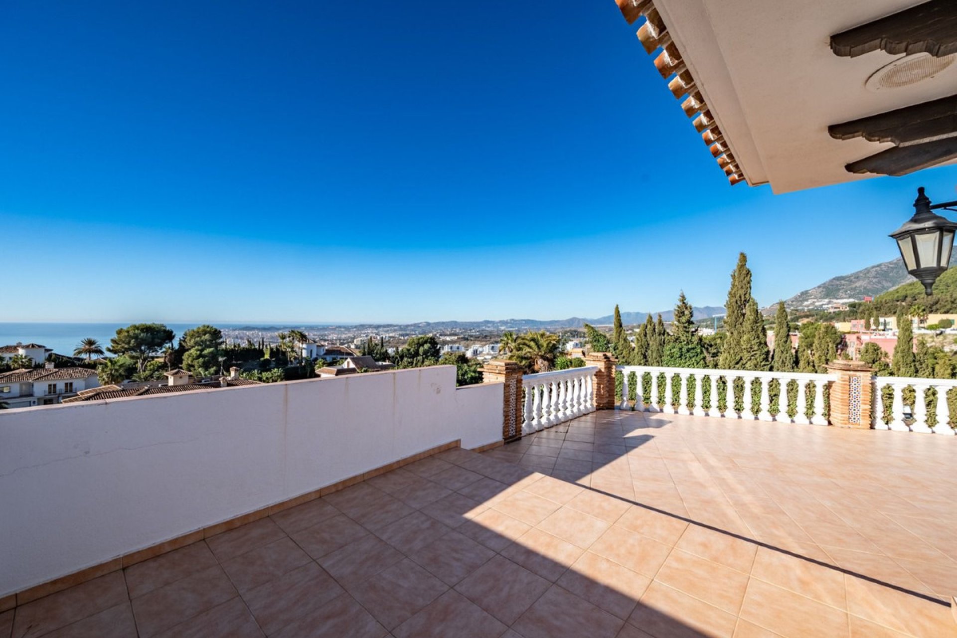 Resale - House - Detached Villa - Benalmádena - Benalmadena Centro