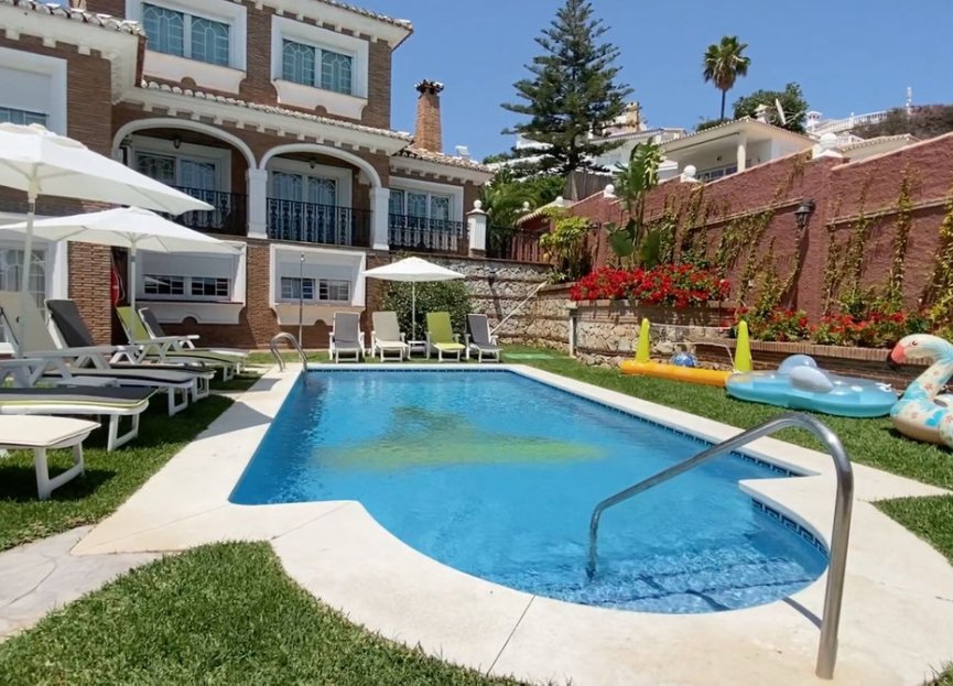 Resale - House - Detached Villa - Benalmádena - Benalmadena Centro