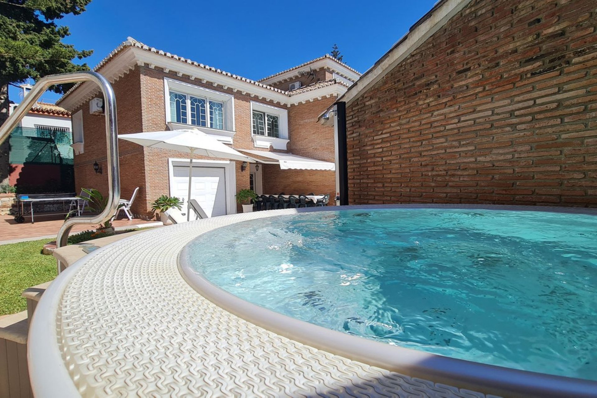 Resale - House - Detached Villa - Benalmádena - Benalmadena Centro