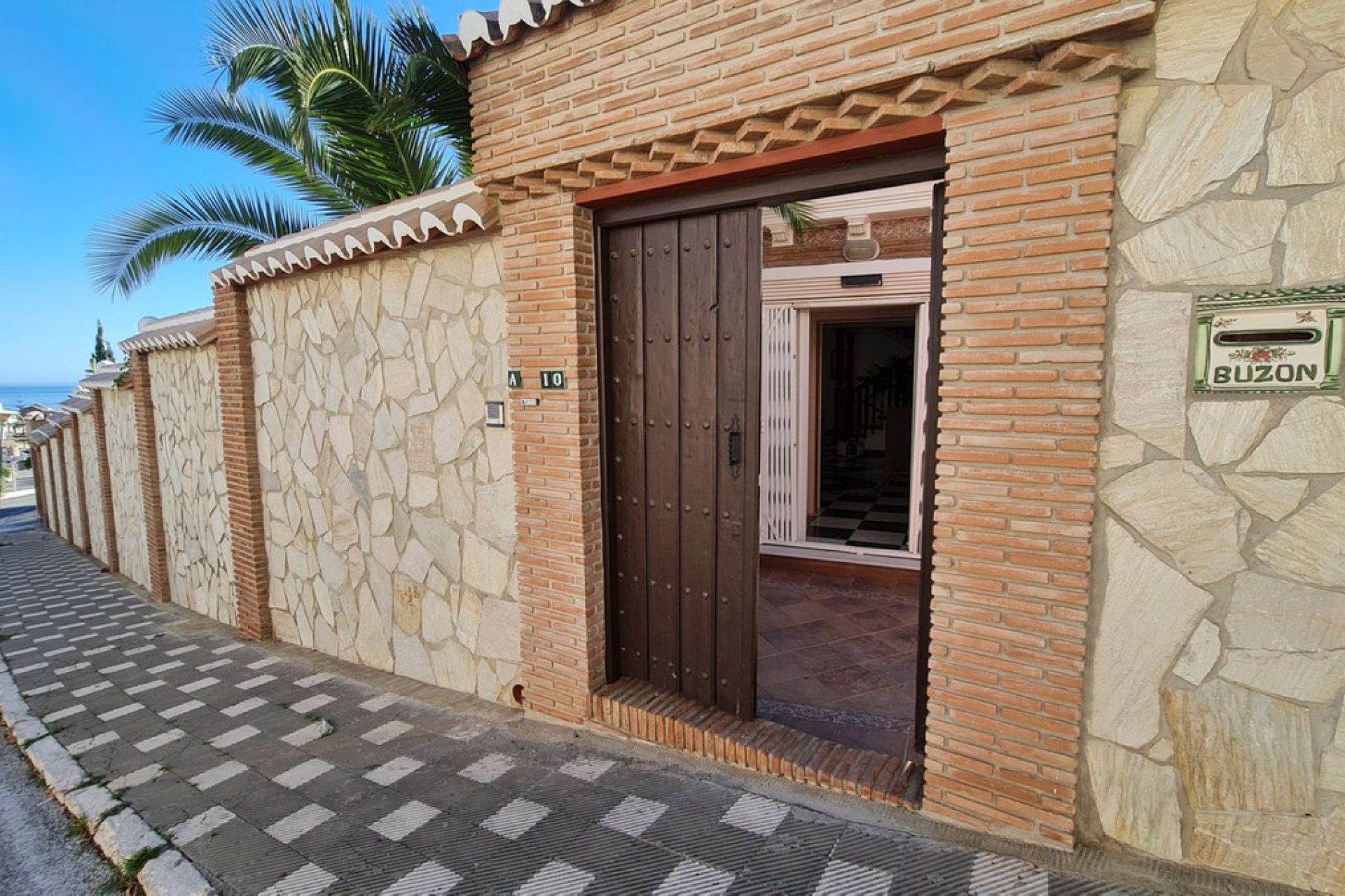 Resale - House - Detached Villa - Benalmádena - Benalmadena Centro