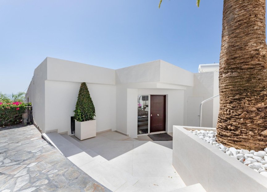 Resale - House - Detached Villa - Benalmádena - Benalmadena Centro