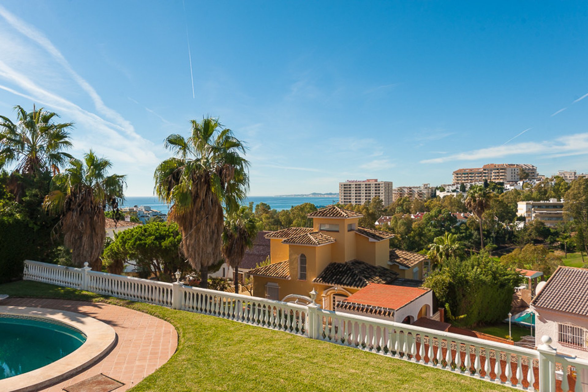 Resale - House - Detached Villa - Benalmádena - Benalmadena Centro