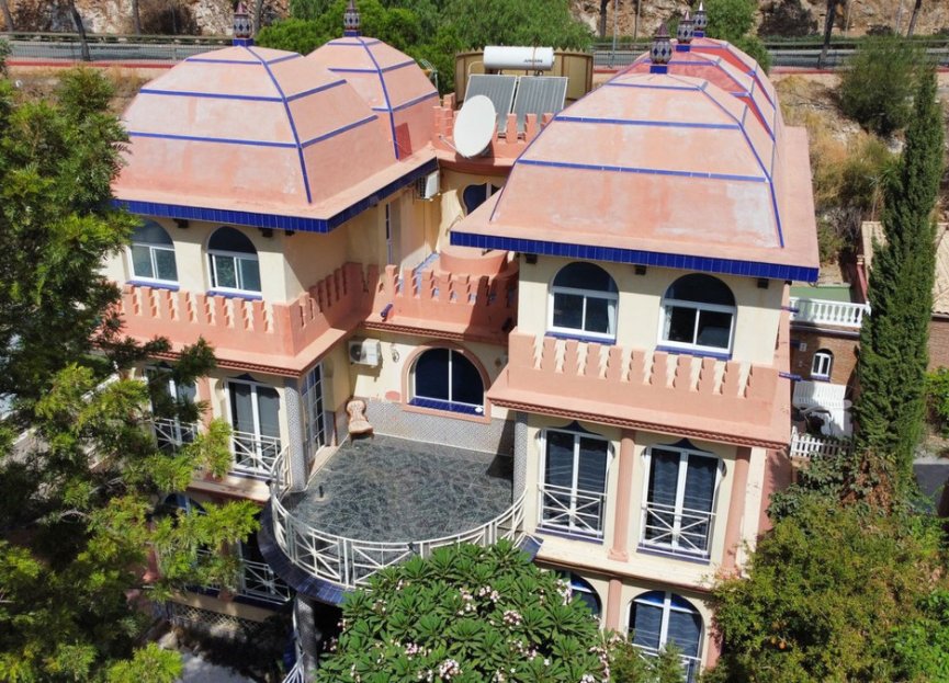 Resale - House - Detached Villa - Benalmádena - Benalmadena Costa