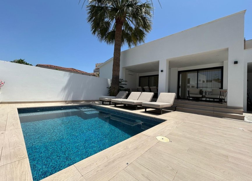 Resale - House - Detached Villa - Benalmádena - Benalmadena Costa