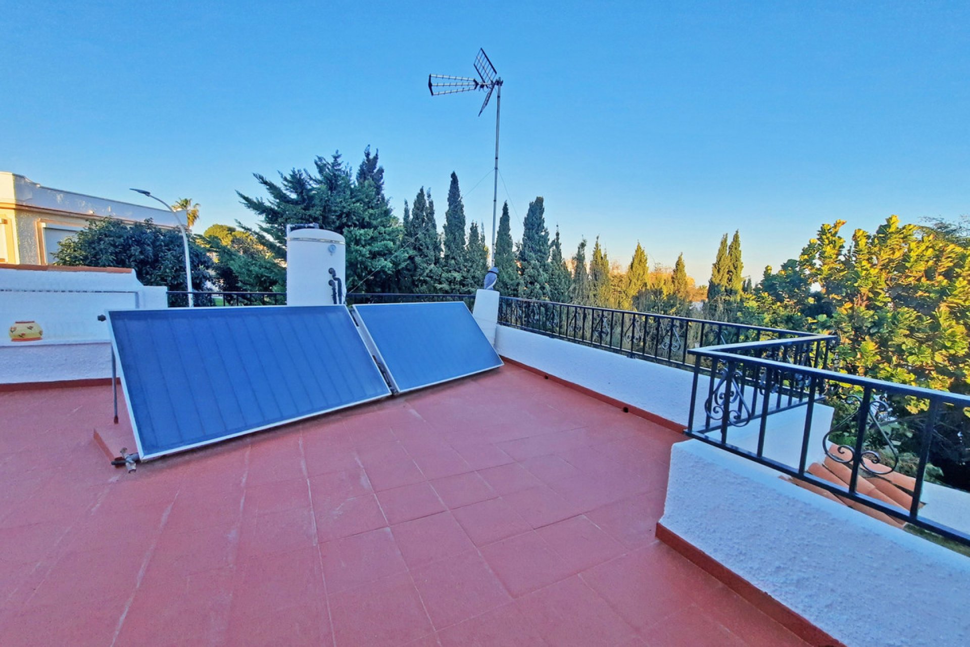 Resale - House - Detached Villa - Benalmádena - Benalmadena Costa