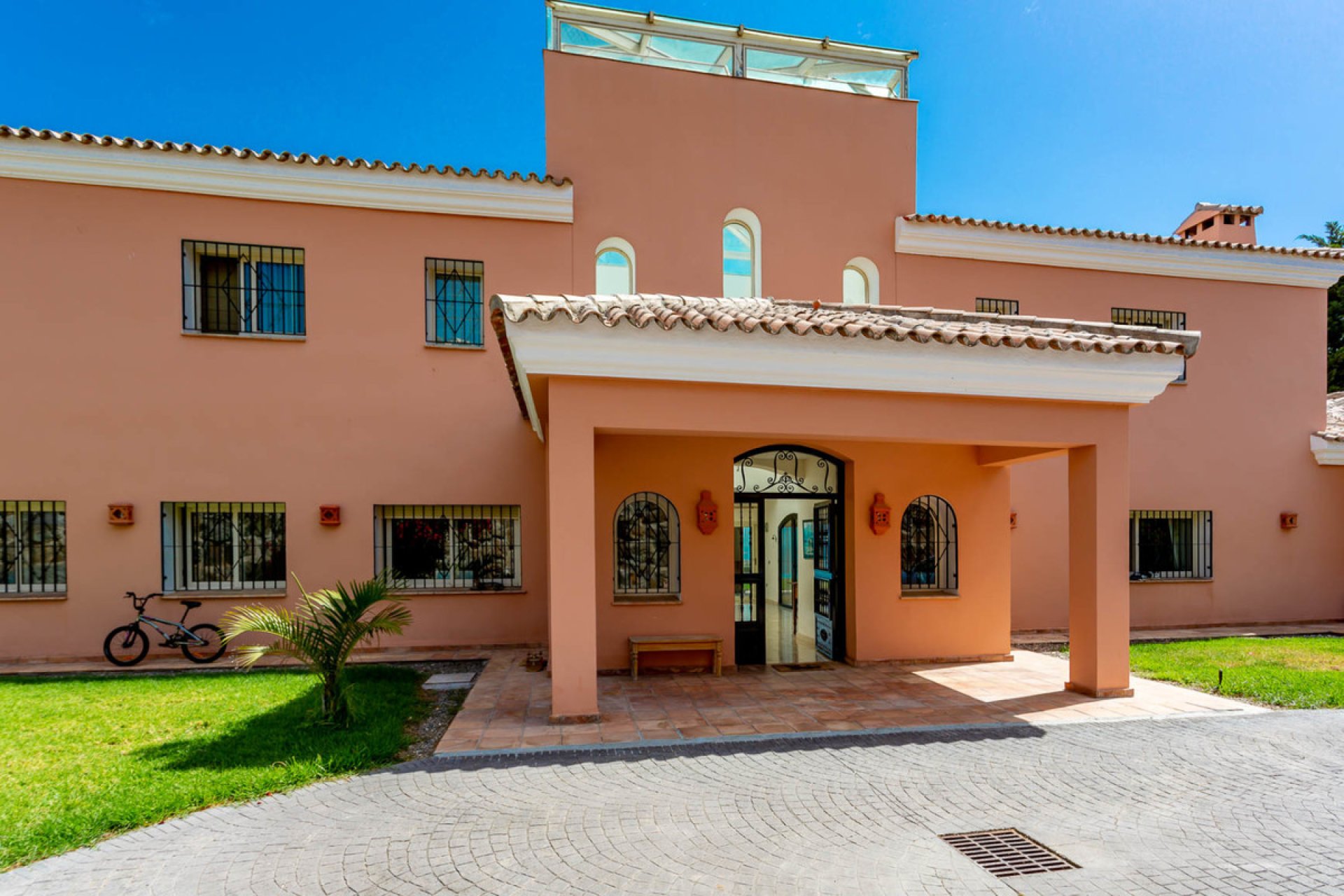 Resale - House - Detached Villa - Benalmádena - Benalmadena Costa