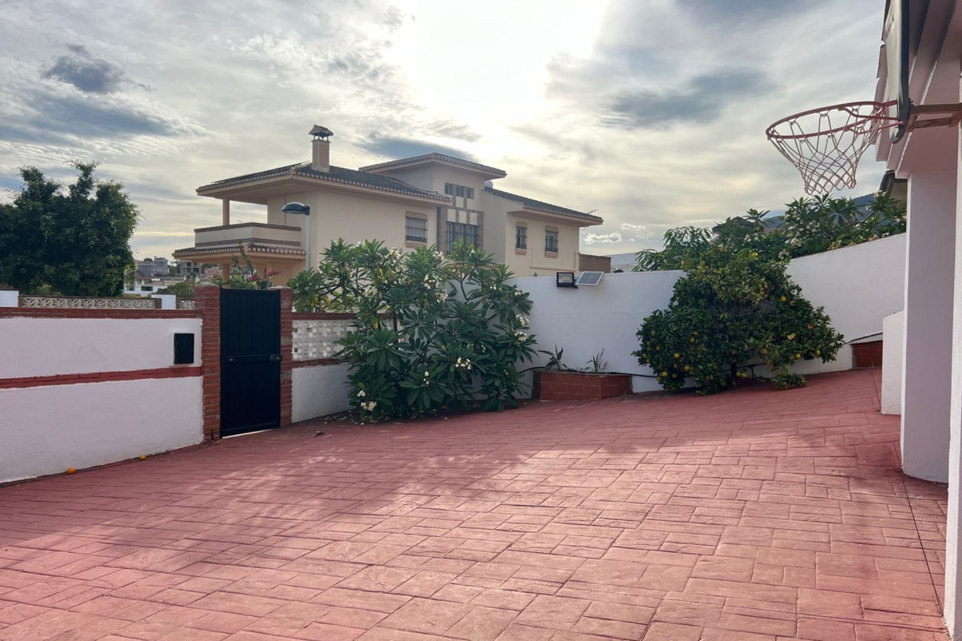 Resale - House - Detached Villa - Benalmádena - Benalmadena Costa