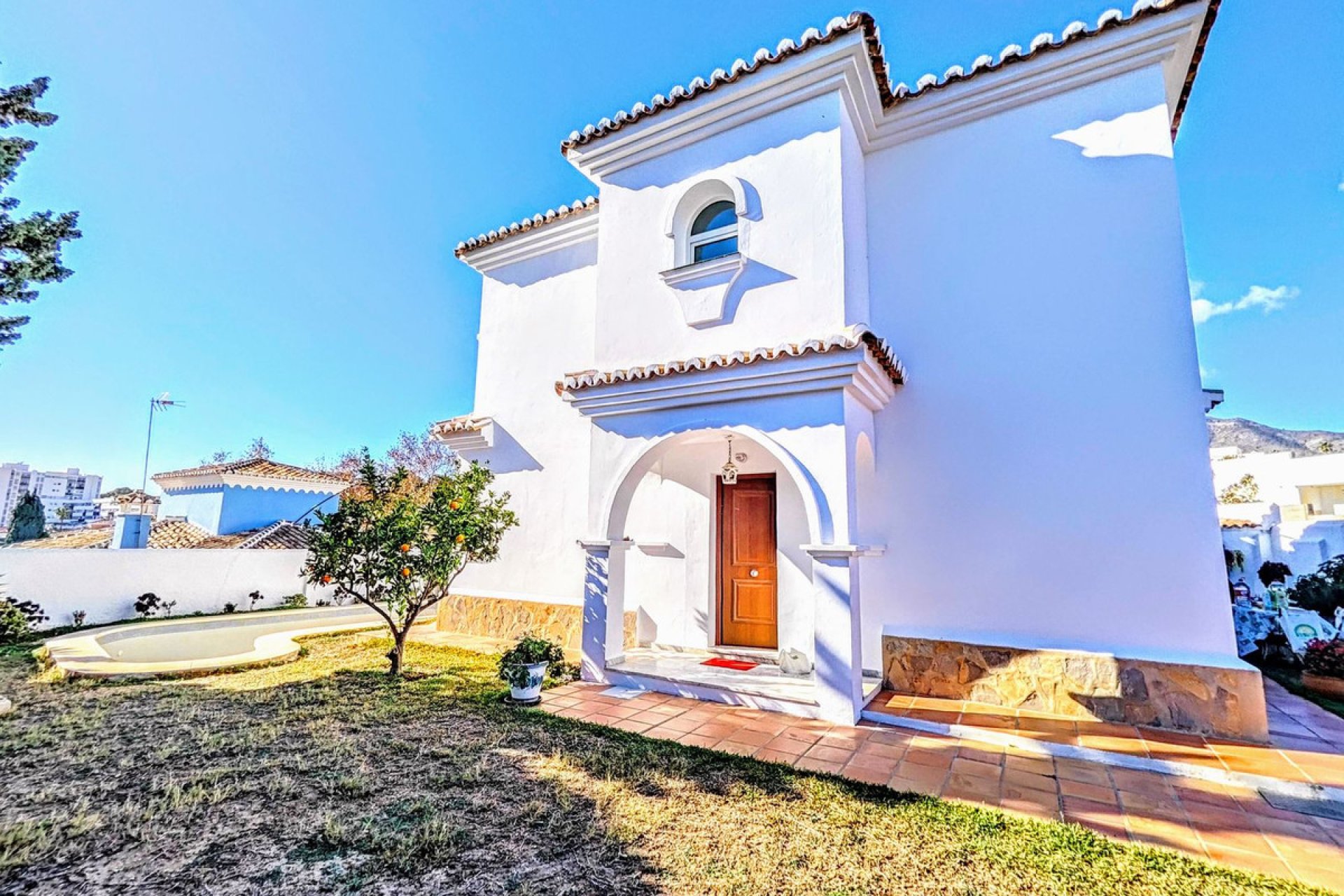 Resale - House - Detached Villa - Benalmádena - Benalmadena Costa