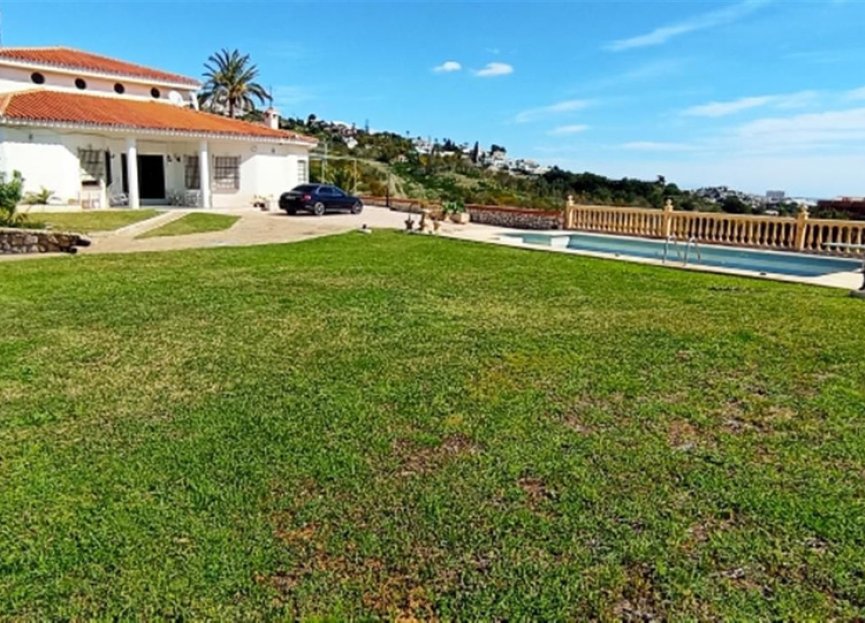 Resale - House - Detached Villa - Benalmádena - Benalmadena Costa