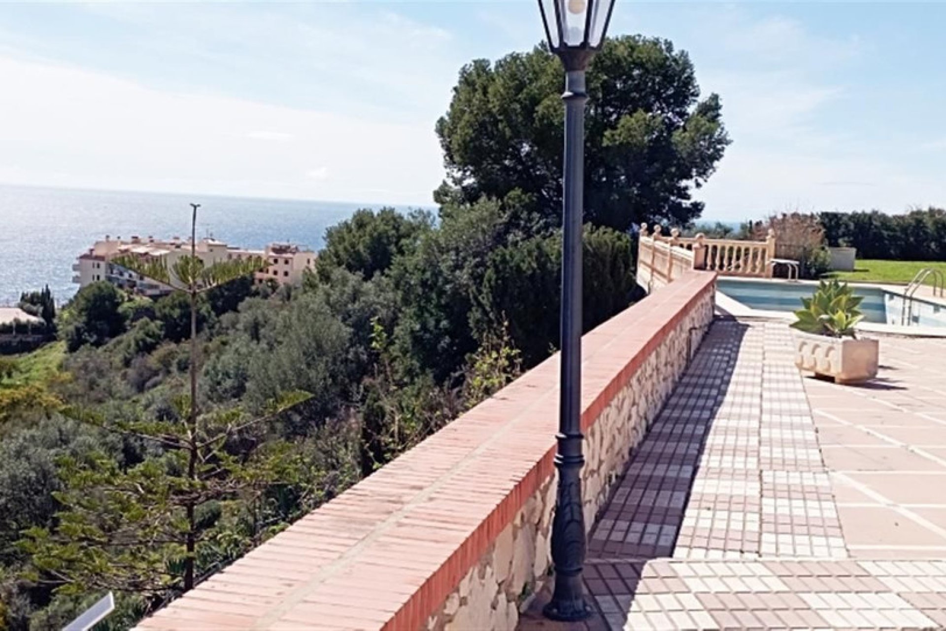 Resale - House - Detached Villa - Benalmádena - Benalmadena Costa