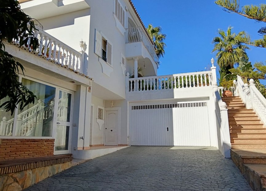 Resale - House - Detached Villa - Benalmádena - Benalmadena Costa