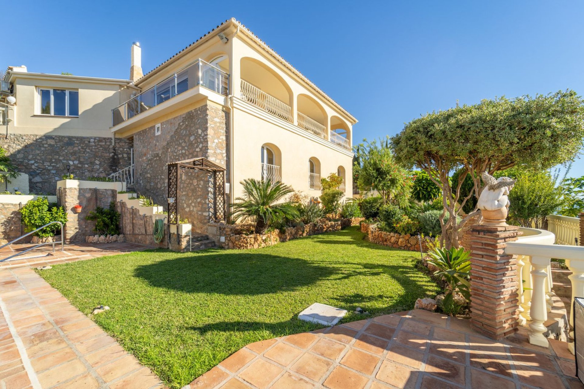 Resale - House - Detached Villa - Benalmádena - Benalmadena Costa