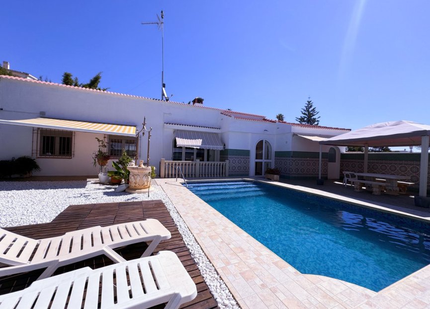 Resale - House - Detached Villa - Benalmádena - Benalmadena Costa