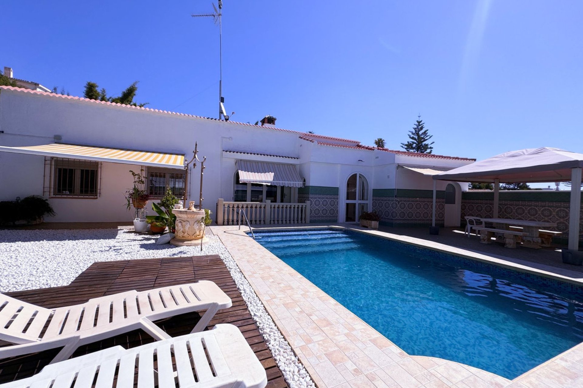 Resale - House - Detached Villa - Benalmádena - Benalmadena Costa