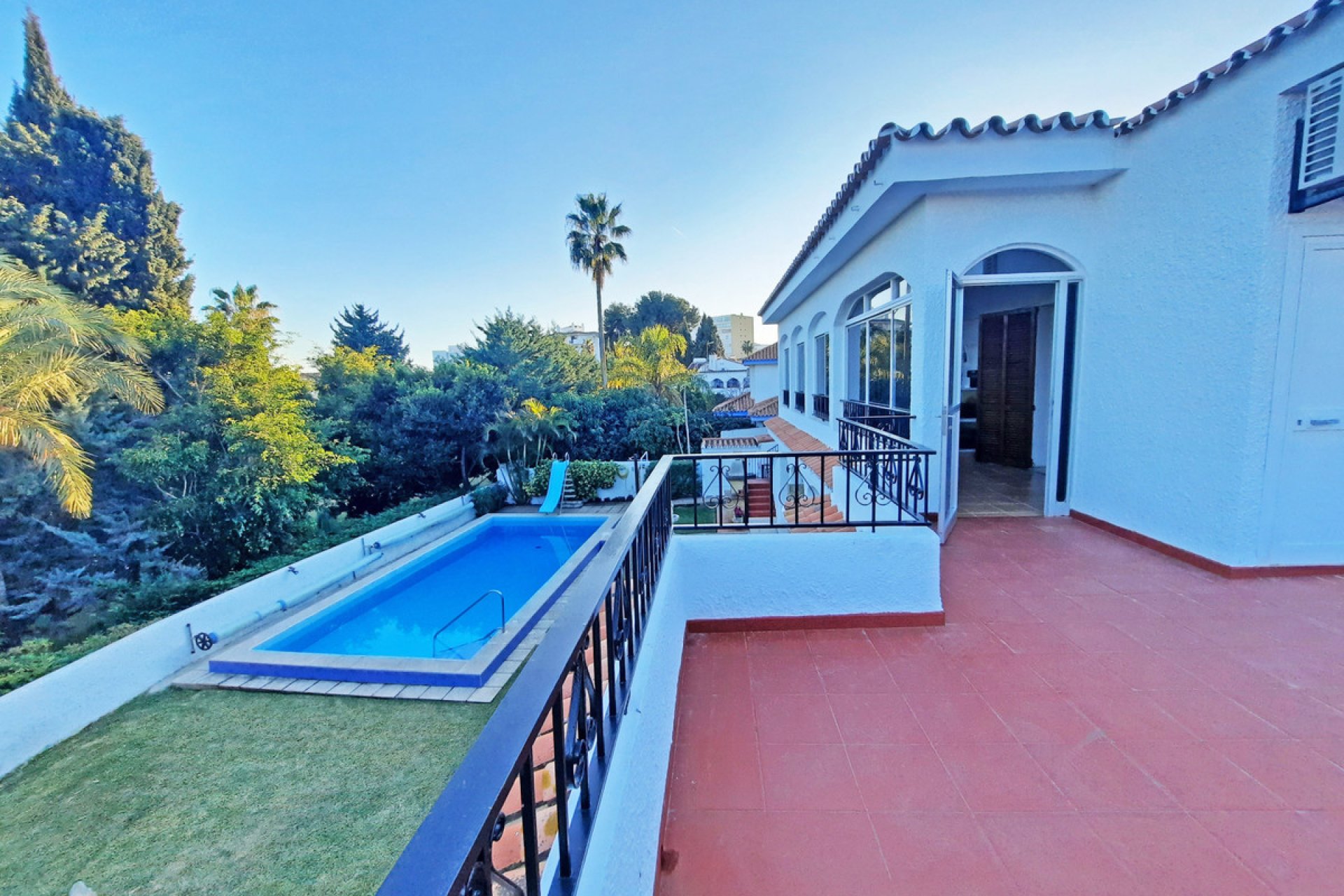 Resale - House - Detached Villa - Benalmádena - Benalmadena Costa