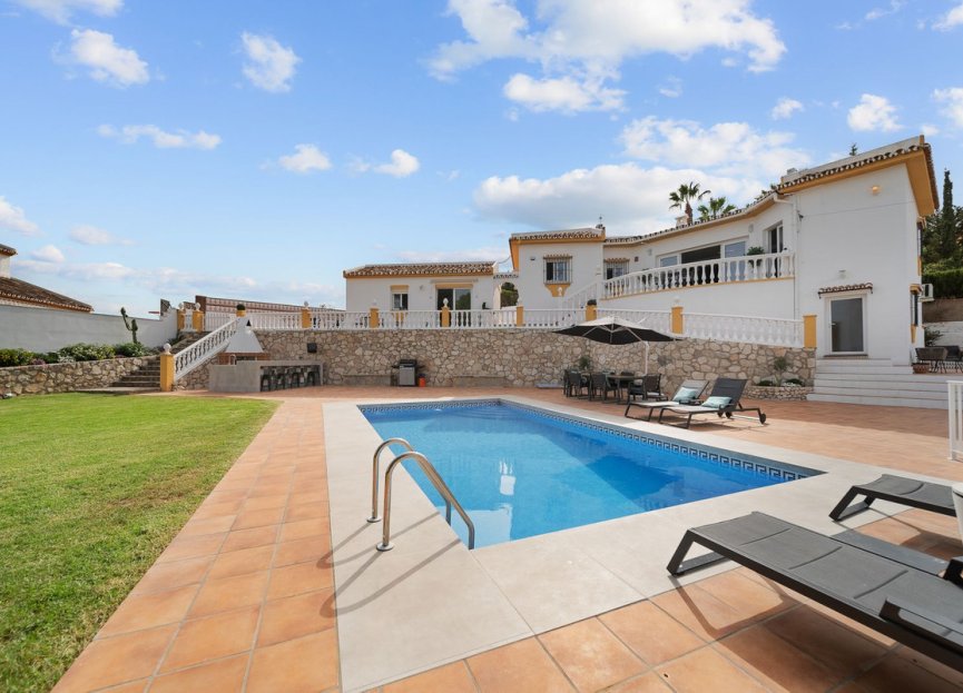 Resale - House - Detached Villa - Benalmádena - Benalmadena Costa