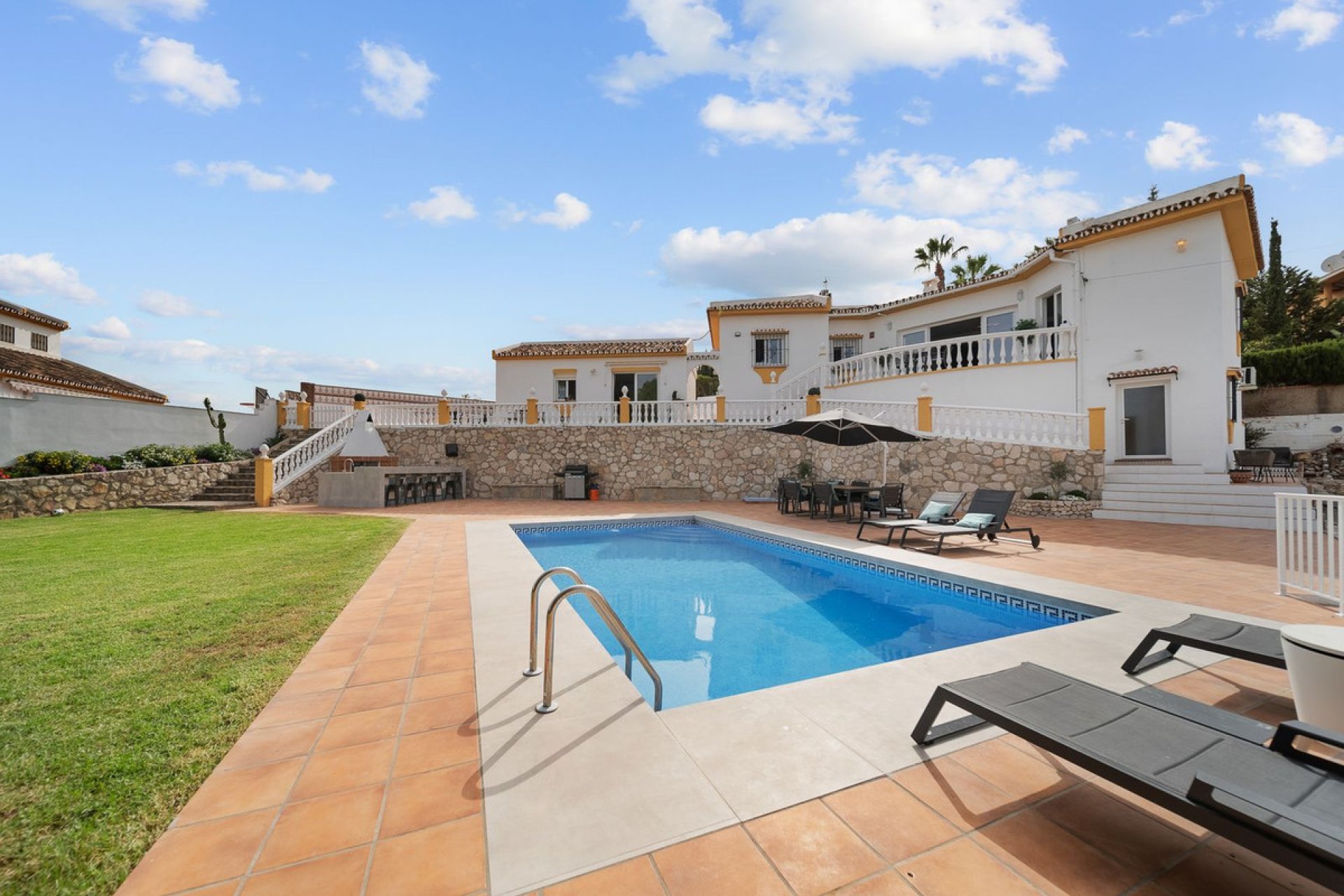 Resale - House - Detached Villa - Benalmádena - Benalmadena Costa