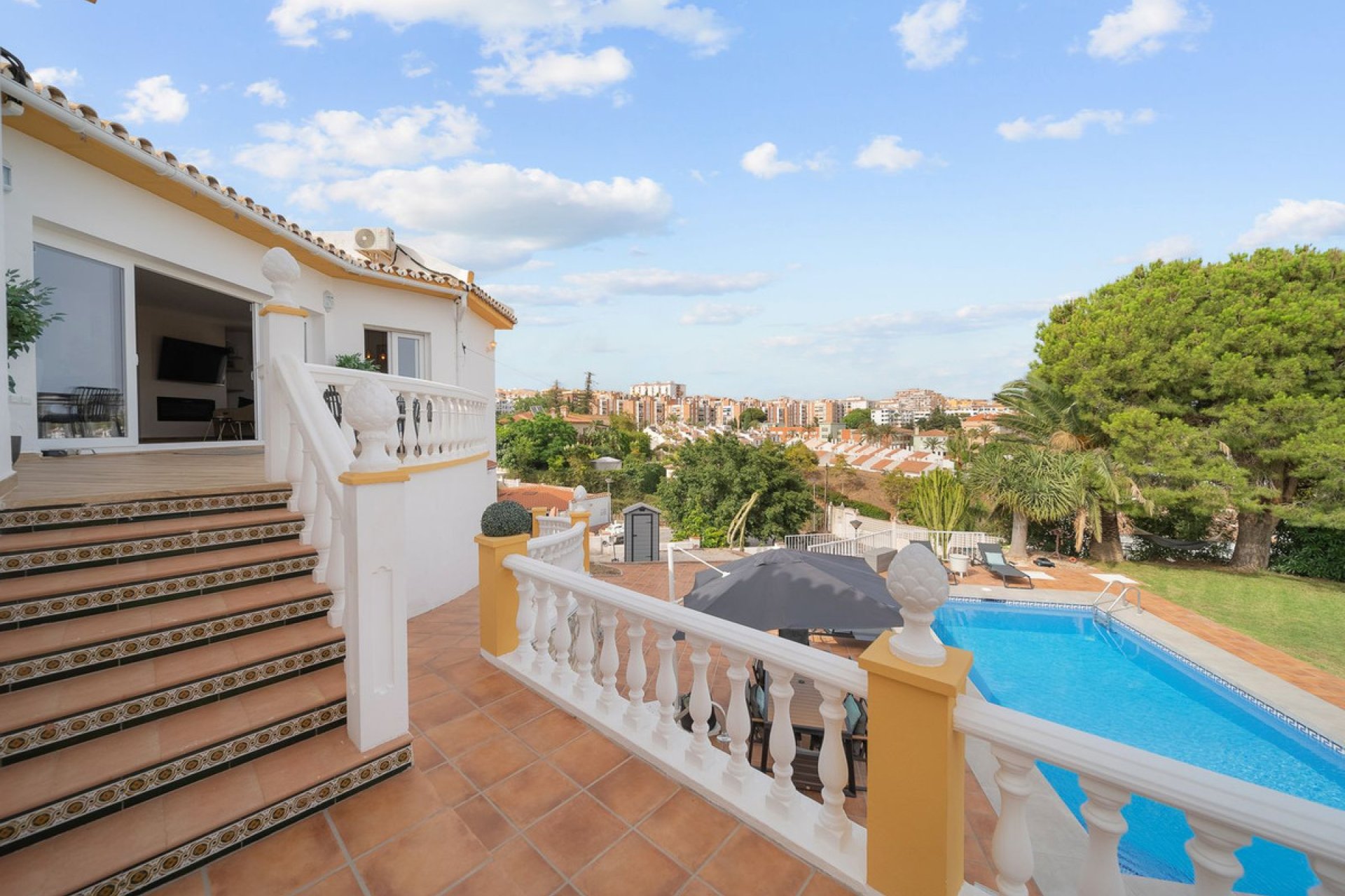 Resale - House - Detached Villa - Benalmádena - Benalmadena Costa