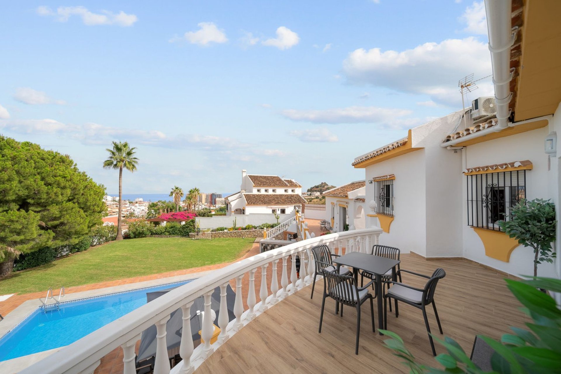 Resale - House - Detached Villa - Benalmádena - Benalmadena Costa