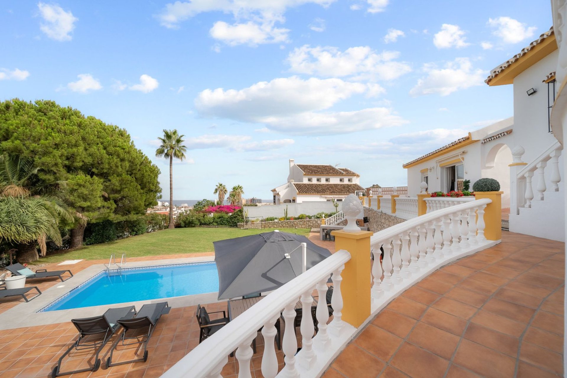 Resale - House - Detached Villa - Benalmádena - Benalmadena Costa