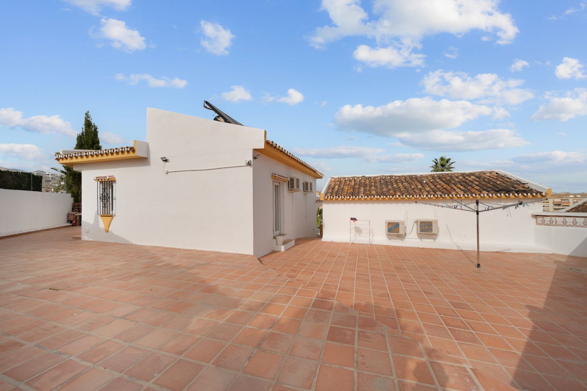 Resale - House - Detached Villa - Benalmádena - Benalmadena Costa