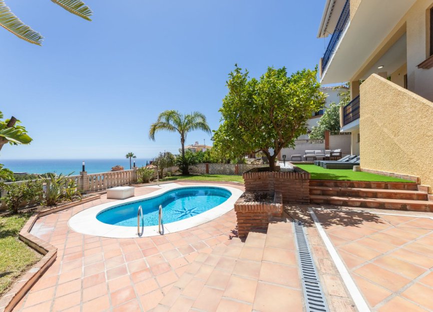 Resale - House - Detached Villa - Benalmádena - Benalmadena Costa