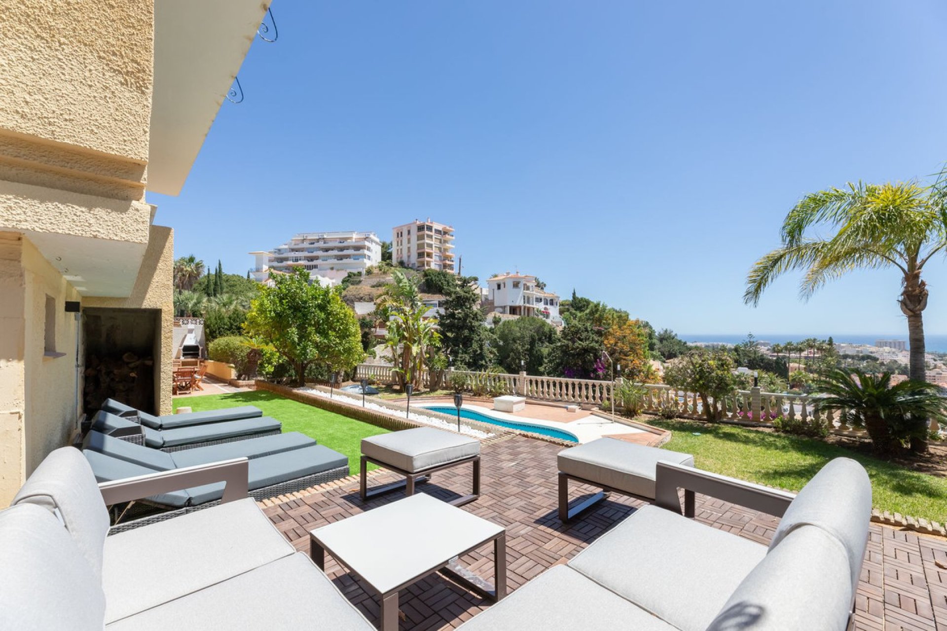 Resale - House - Detached Villa - Benalmádena - Benalmadena Costa