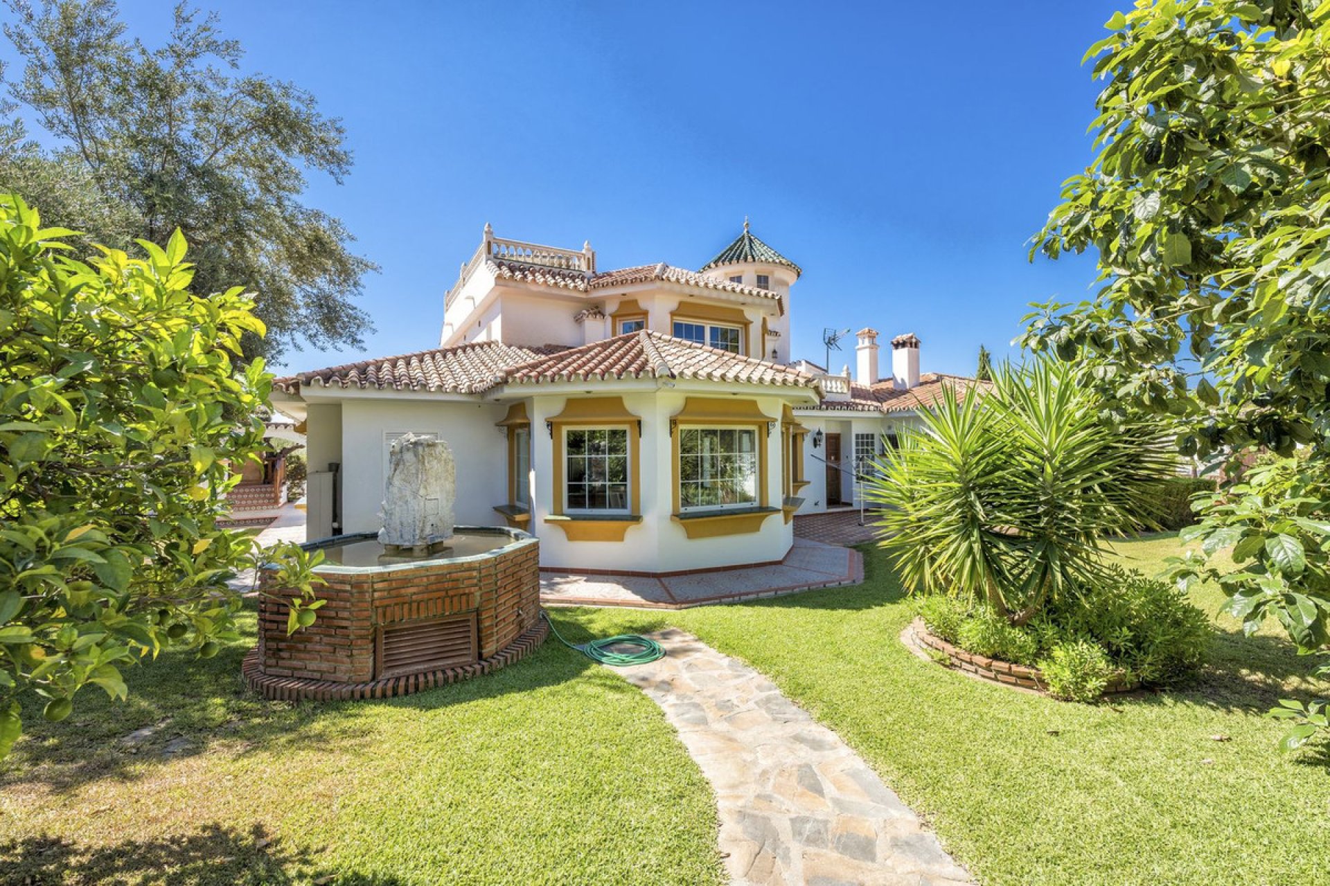 Resale - House - Detached Villa - Benalmádena - Benalmadena Costa