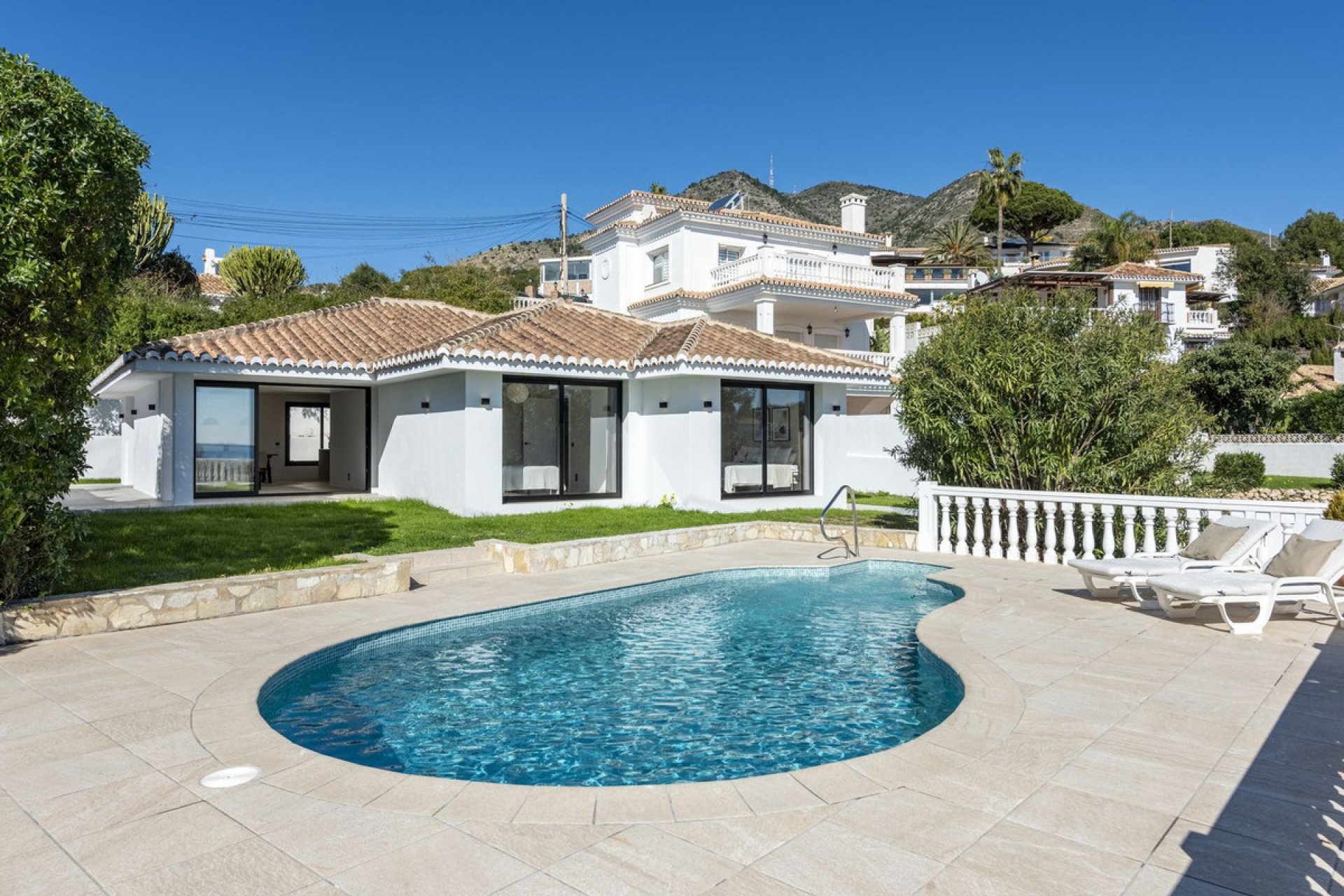 Resale - House - Detached Villa - Benalmádena - Benalmadena Costa