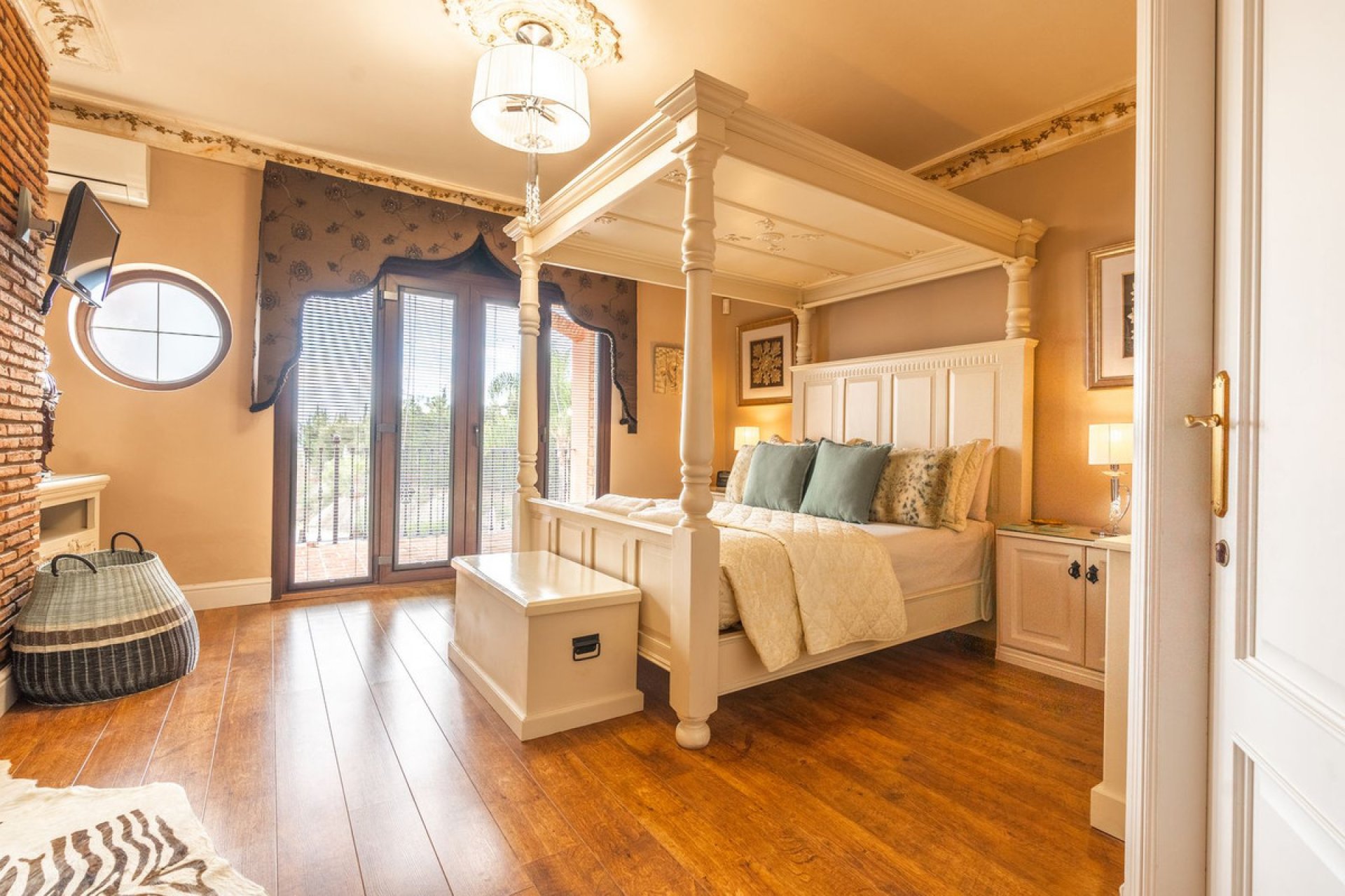 Resale - House - Detached Villa - Benalmádena - Benalmadena Costa