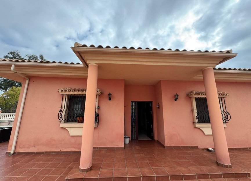 Resale - House - Detached Villa - Benalmádena - Benalmadena Costa