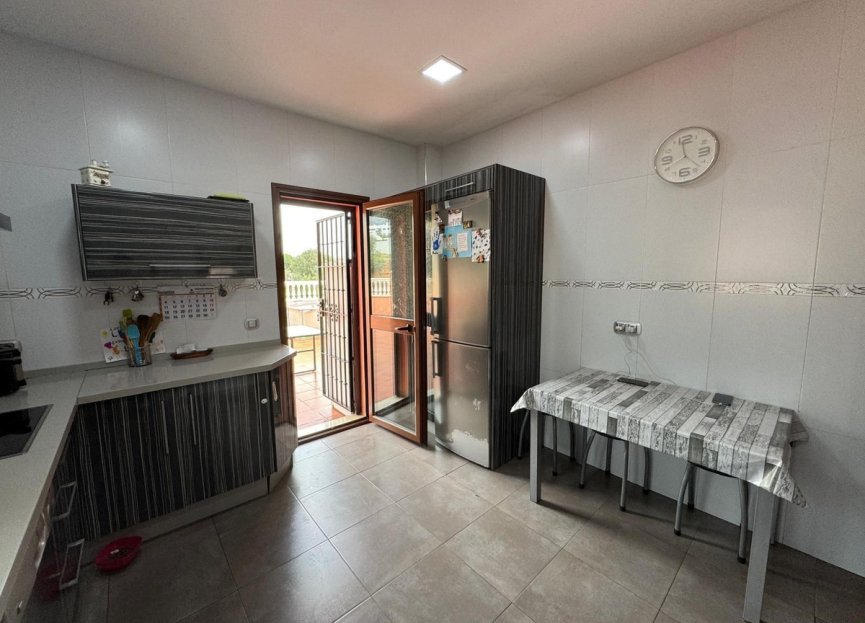 Resale - House - Detached Villa - Benalmádena - Benalmadena Costa