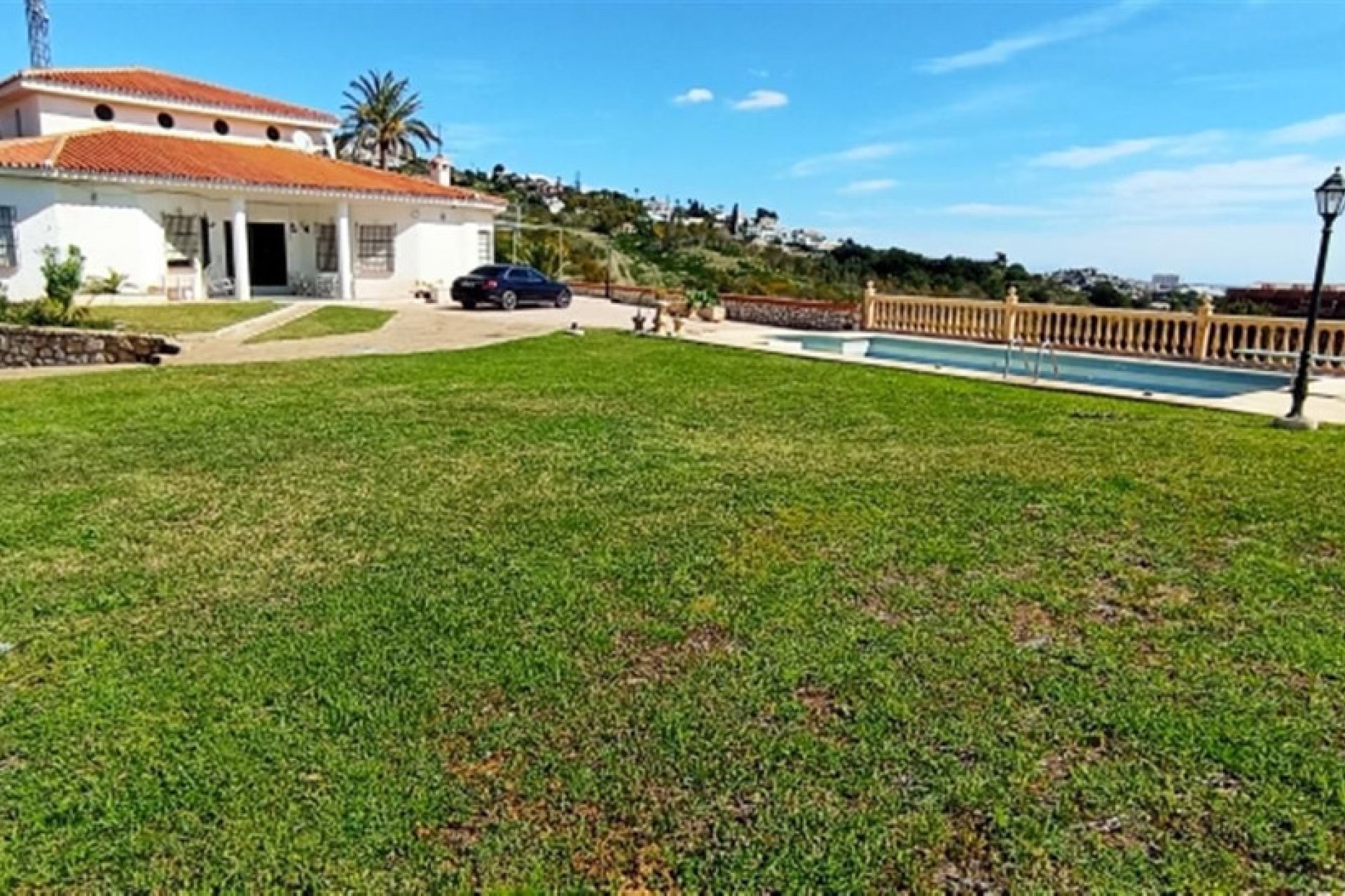 Resale - House - Detached Villa - Benalmádena - Benalmadena Costa